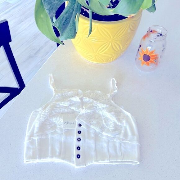 NWT Free People Have My Heart Tank White Cropped Lace Button Front Key Hole - Picture 7 of 12